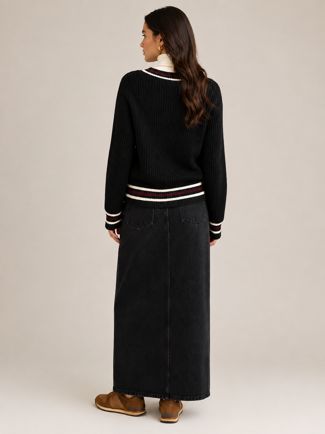 Black V-Neck Contrast Sweater